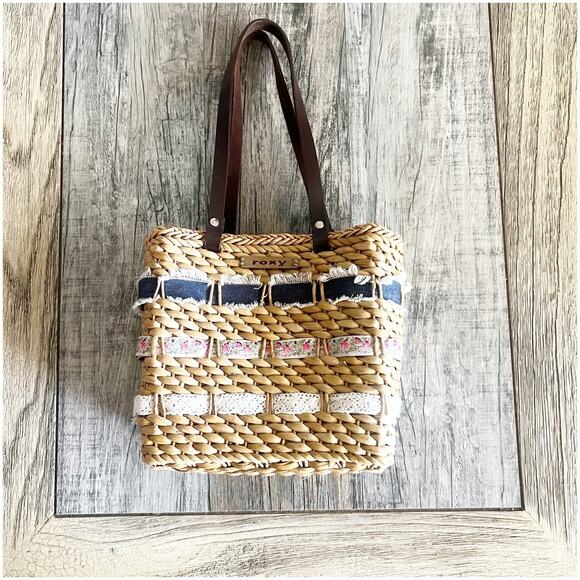 Roxy straw purse Woven 8x8x4 basket Bag Boho Hippie Cali Vibes Beach Vintage 90s - Picture 1 of 12